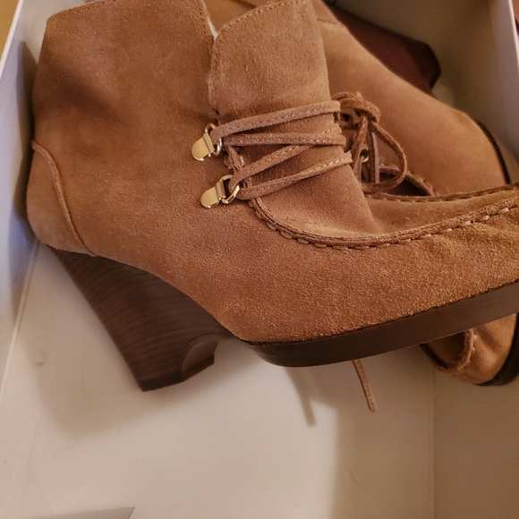 Women's Michael Kors booties - Picture 2 of 2